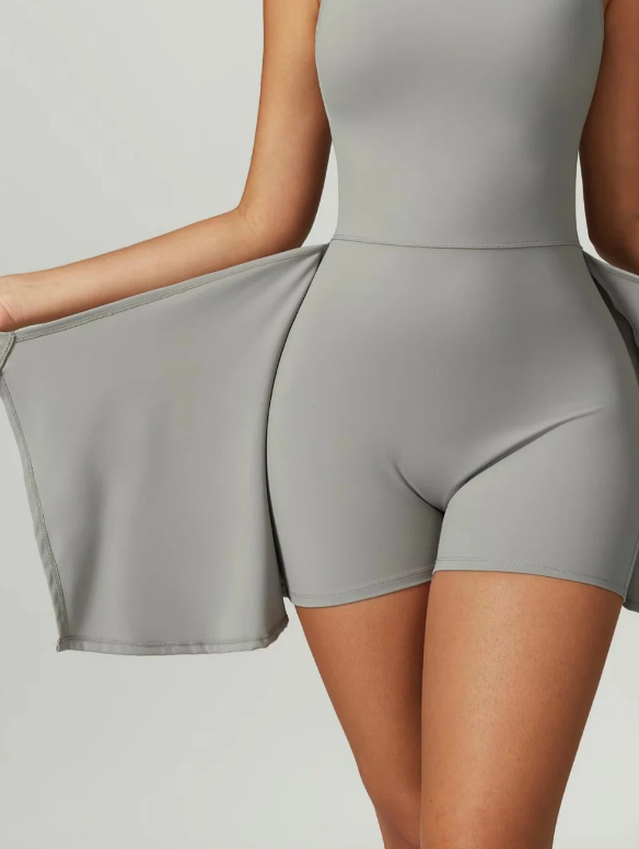 Yüksek Boyunlu Tenis Elbisesi